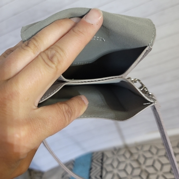 HARPER CROSSBODY in LIGHT GRAY - Picture 5 of 12